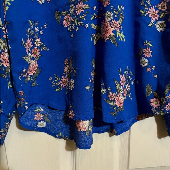 LOFT Blue Floral Blouse - Picture 5 of 7